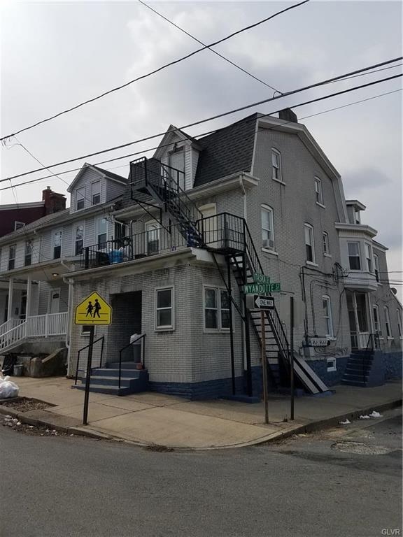 702 Wyandotte St, Bethlehem, PA 18015 - photo 1