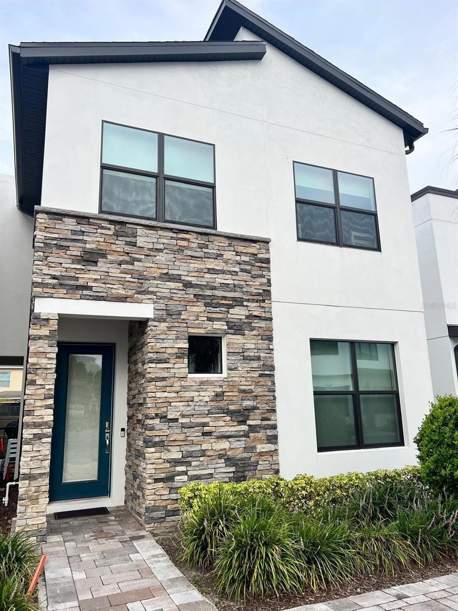 For Rent $3,100/month • Co-Listing Agent