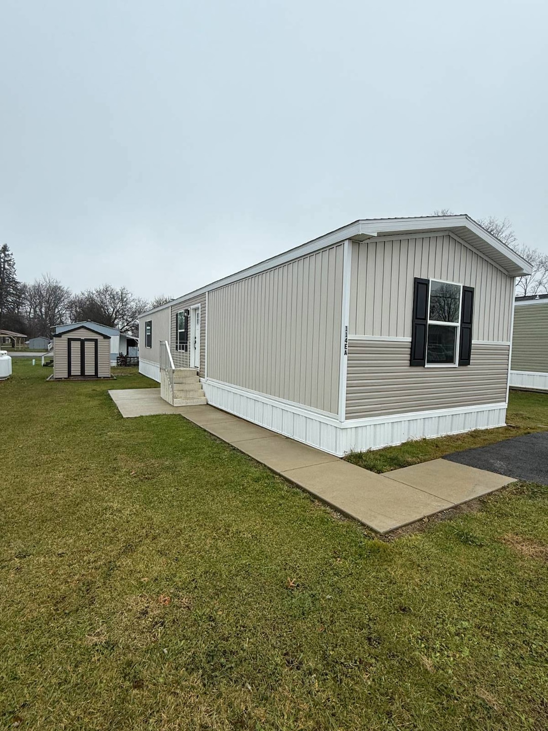 114 E Arlington Dr, Somerset, PA 15501 - photo 1