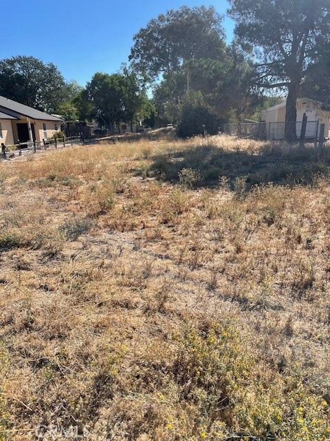 286 N 1st St, Shandon, CA 93461 - photo 1