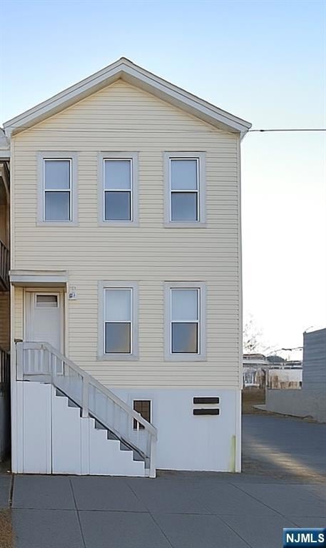 For Rent $1,600/month • Co-Listing Agent