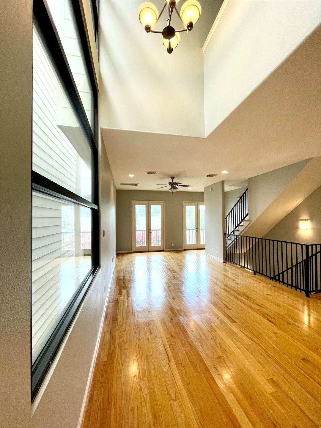 802 Waverly St unit D, Houston, TX 77007 - photo 1