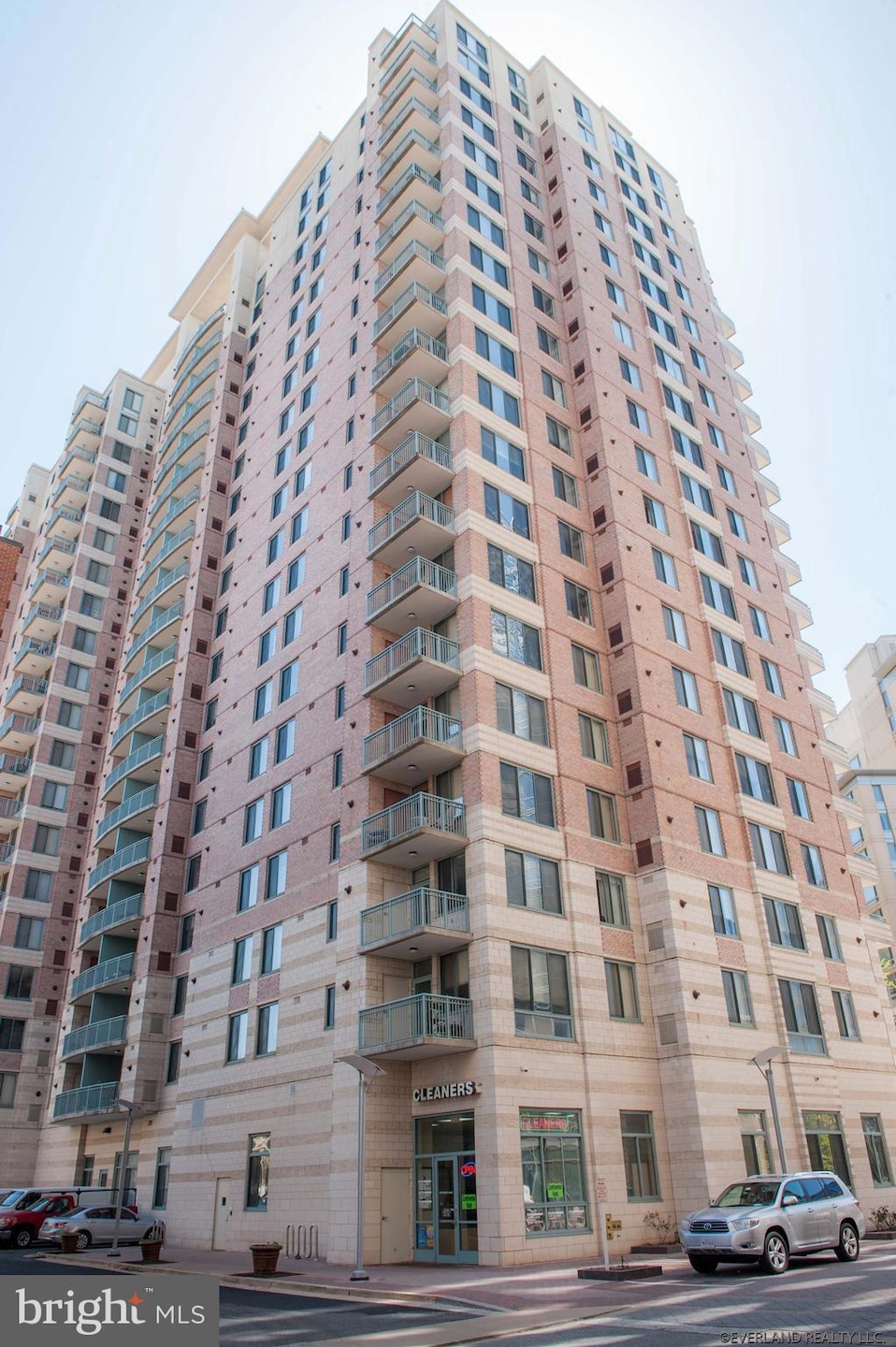 Continental Ballston unit 510, Arlington, VA 22203 - photo 1