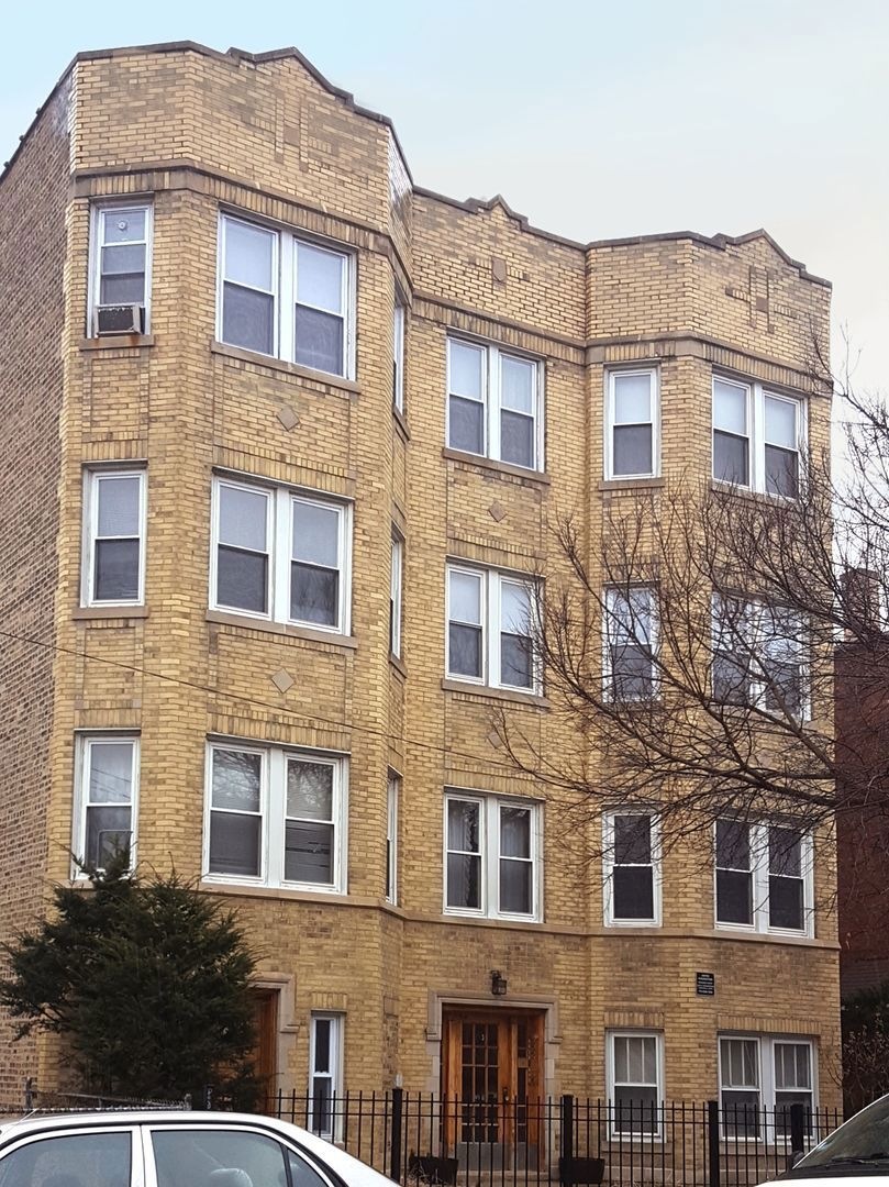 2113 N Mozart St unit 1N, Chicago, IL 60647 - photo 1