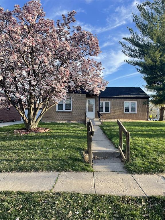 720 Valhigh Rd, West Des Moines, IA 50265 - photo 1