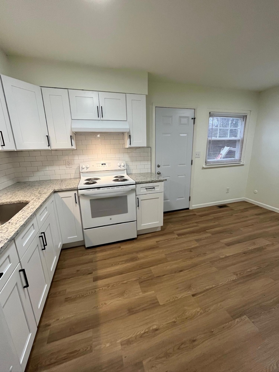 1975 Dunbar Dr unit D, Columbus, OH 43224 - photo 1