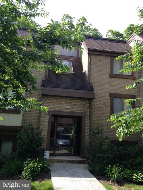 1672 Parkcrest Cir unit 201, Reston, VA 20190 - photo 1