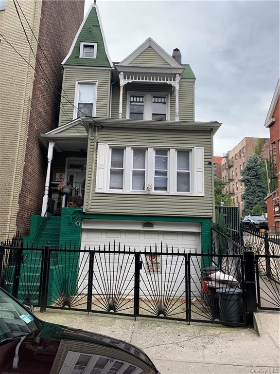 312 E 201st St, Bronx, NY 10458 - photo 1