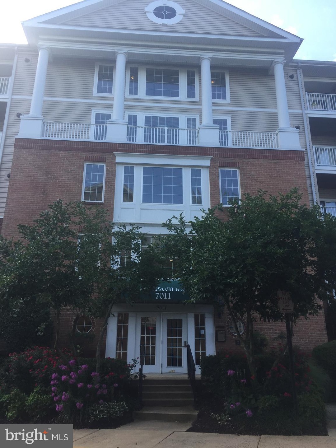 The Pavillion unit 212, Falls Church, VA 22043 - photo 1