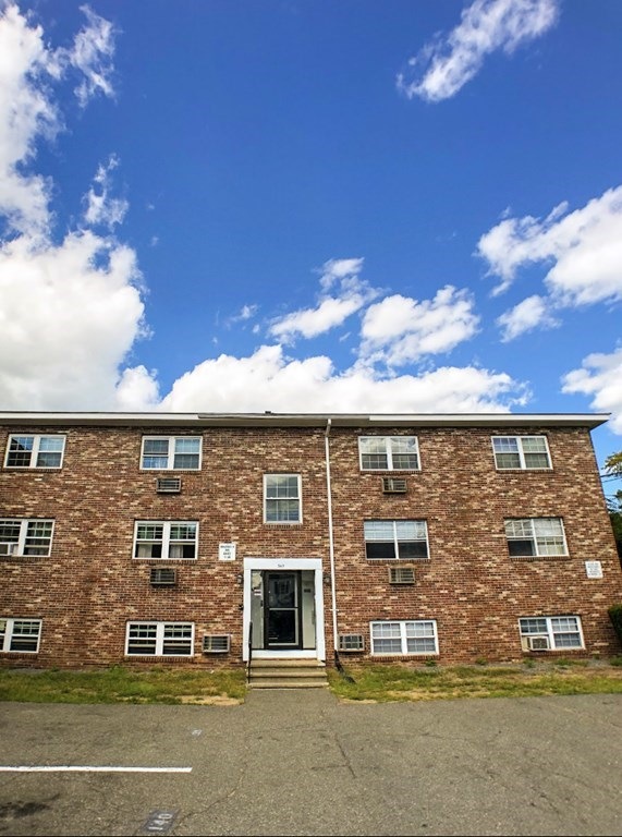 345 Hildreth St unit 16, Lowell, MA 01850 - photo 1