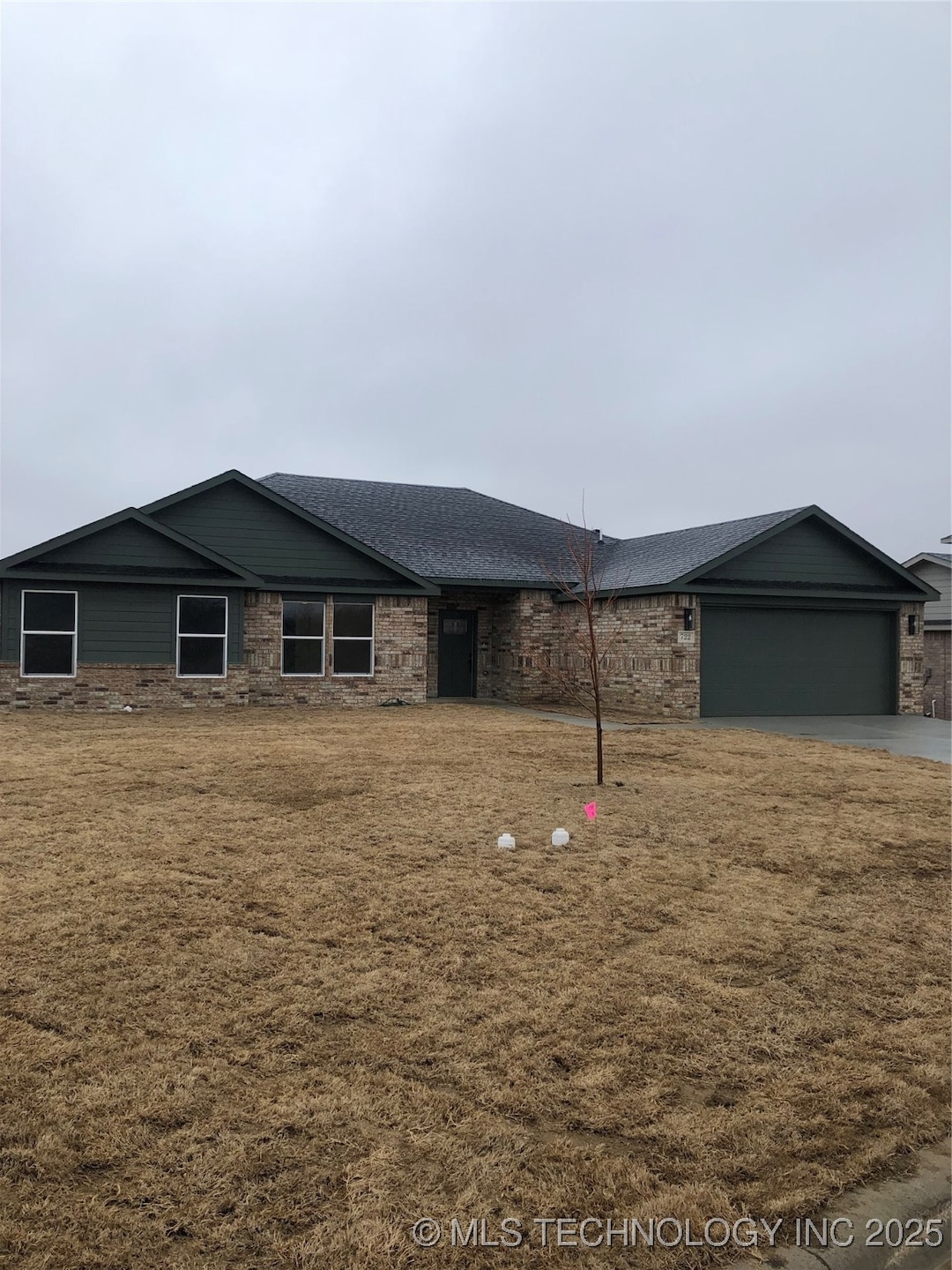 722 Indian Plains Rd - Willow
