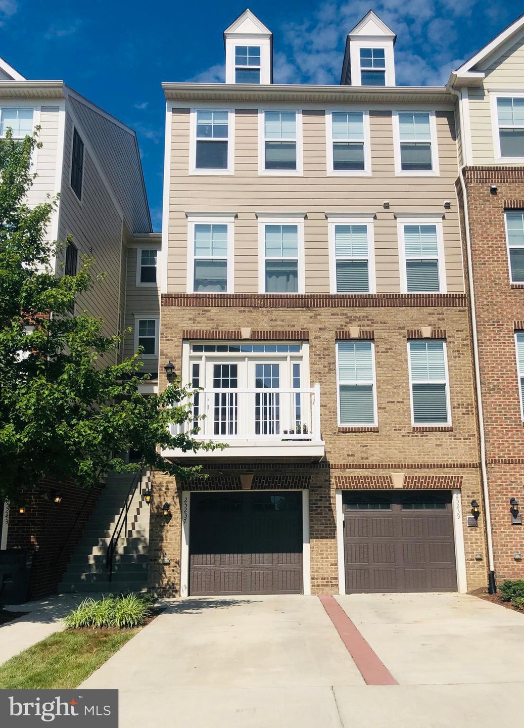 25237 Laureldale Terrace, Chantilly, VA 20152 - photo 1