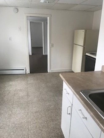 17 Asinof Ave unit 3R, Chicopee, MA 01013 - photo 1