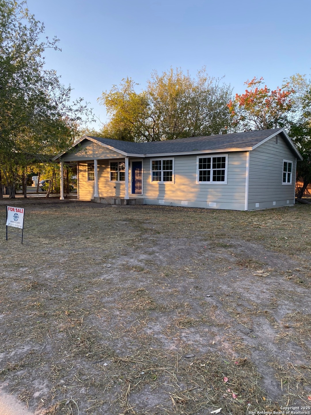 203 W 4th St, Sinton, TX 78387 - photo 1