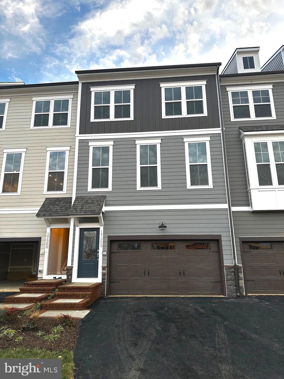 17958 Overlook Rd, Dumfries, VA 22026 - photo 1