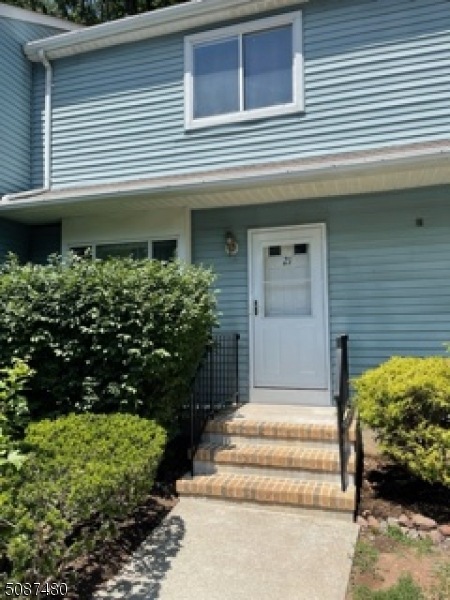 21 Westbrook Ct, Roselle, NJ 07203 - photo 1