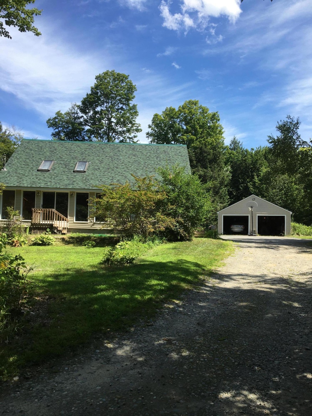 1 81 E Pond Rd Oakland