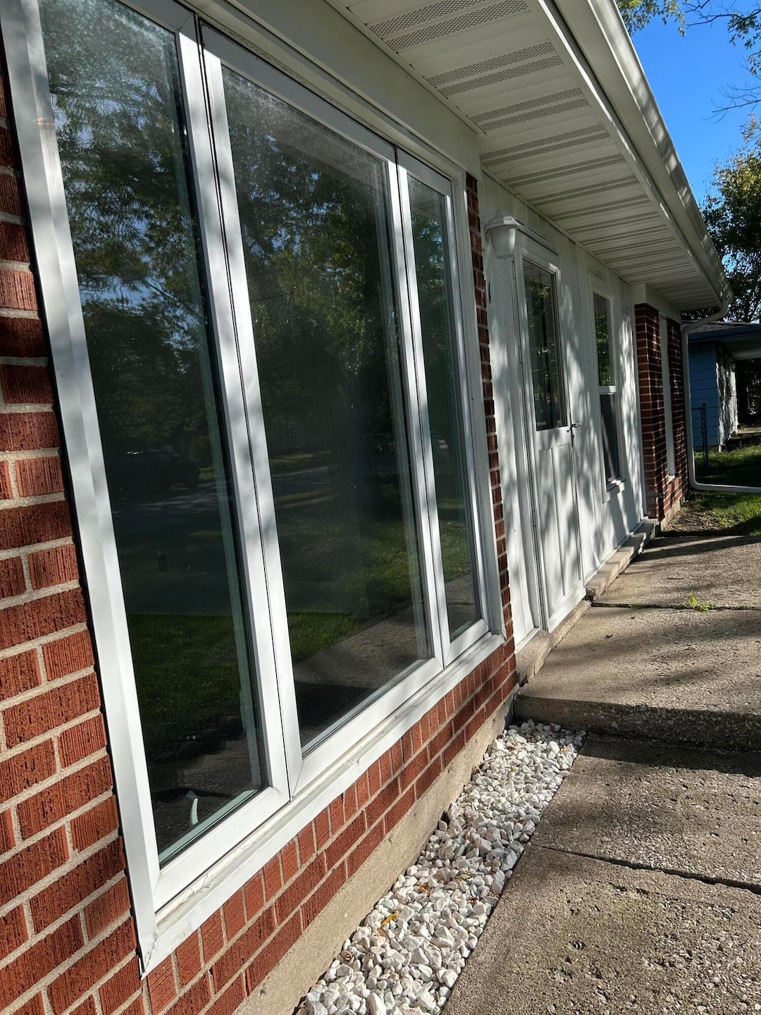 511 S Wayne St, Gary, IN 46403 - photo 1