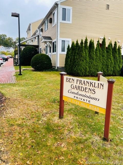135 Flax Hill Rd unit 8, Norwalk, CT 06854 - photo 1