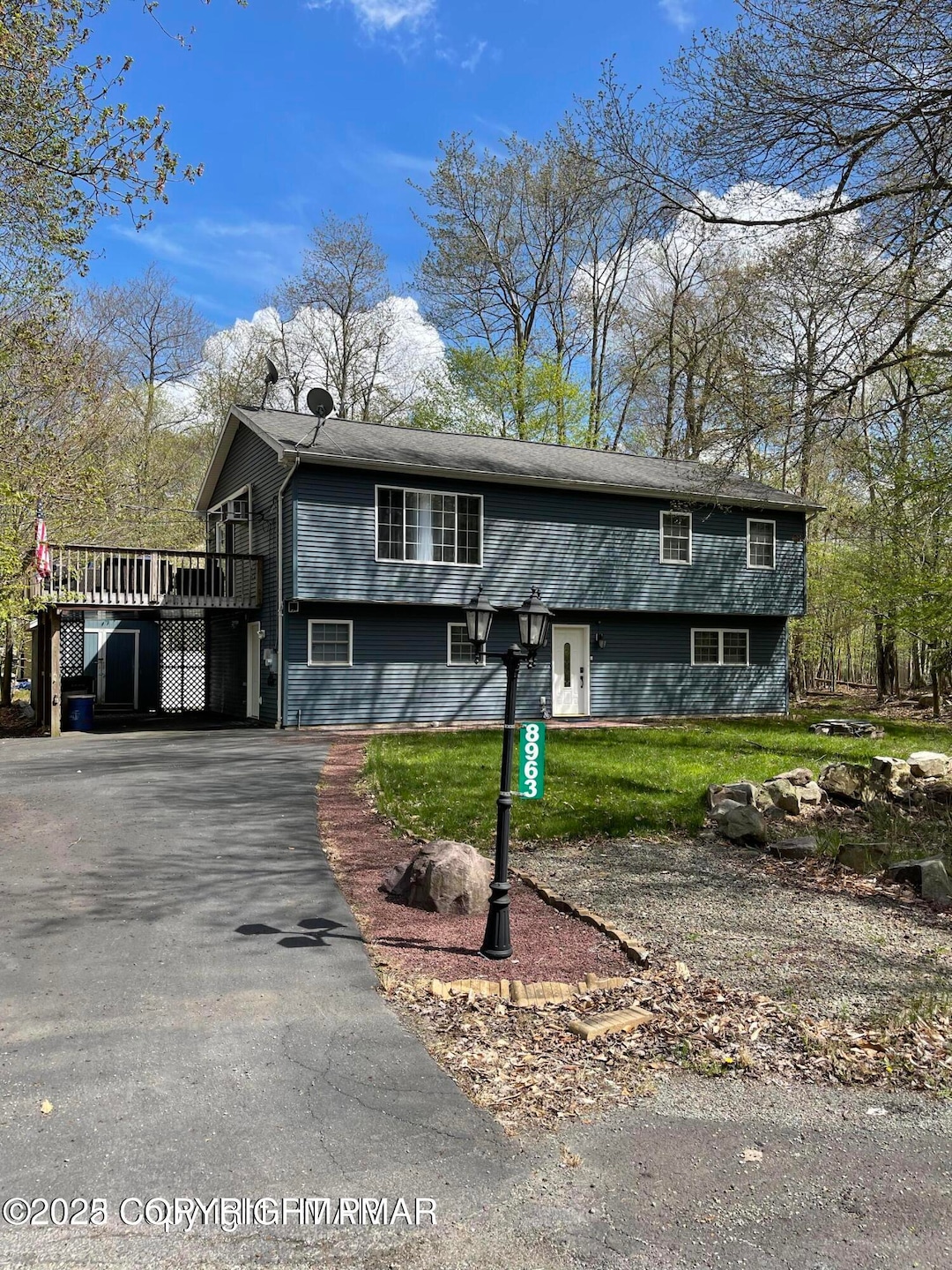 8963 Pheasant Ln, Tobyhanna, PA 18466 - photo 1