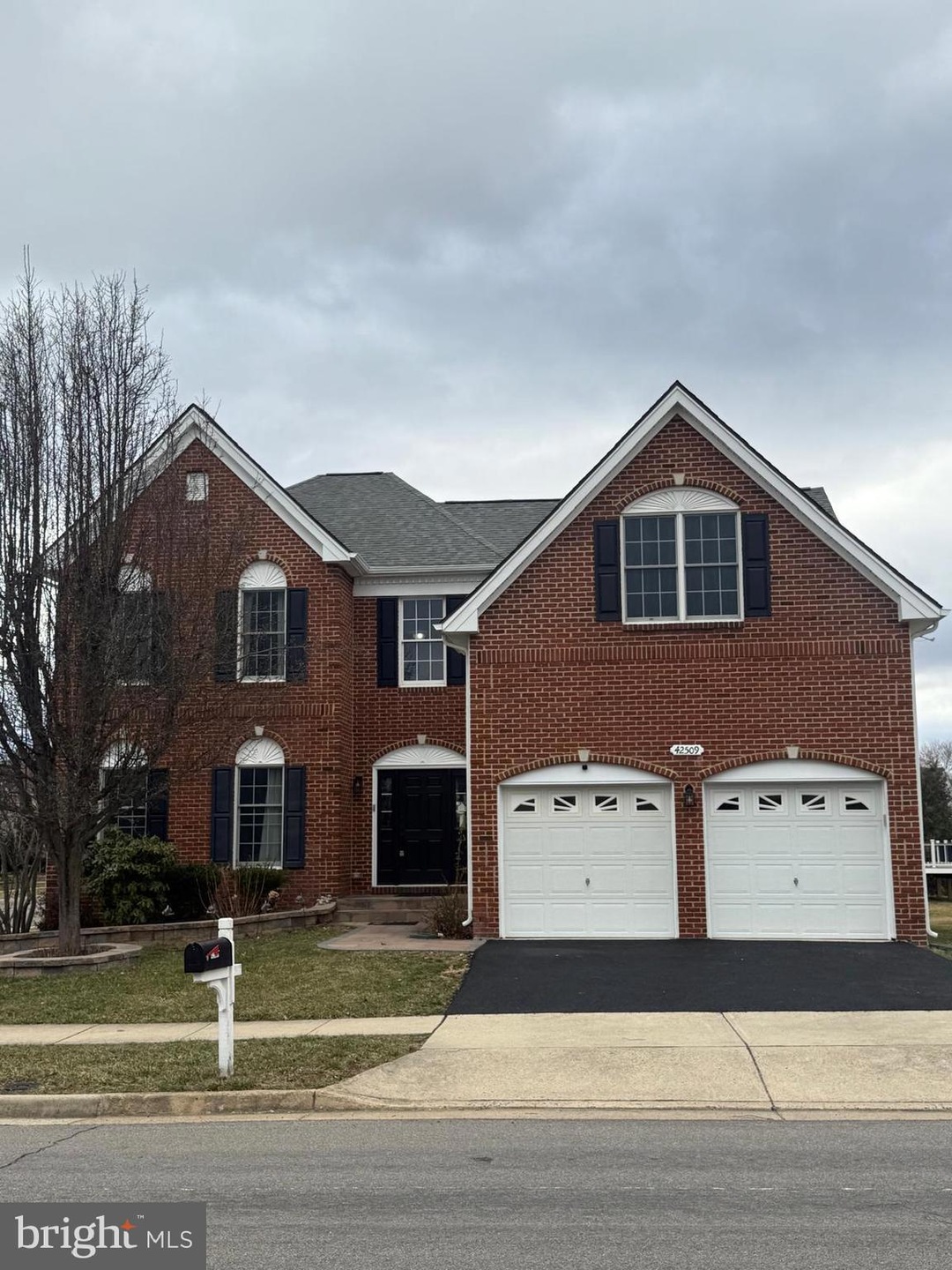 42509 Mandolin St, Chantilly, VA 20152 - photo 1