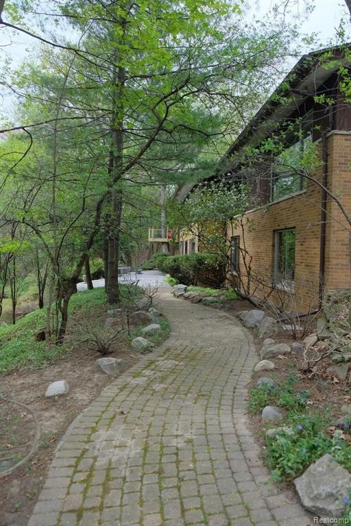 1433 Cedar Bend Dr, Bloomfield Hills, MI 48302 - photo 1