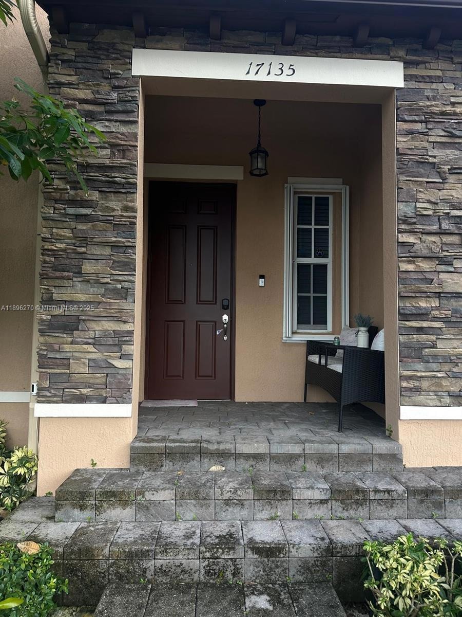 17135 SW 96th St, Miami, FL 33196 - photo 1