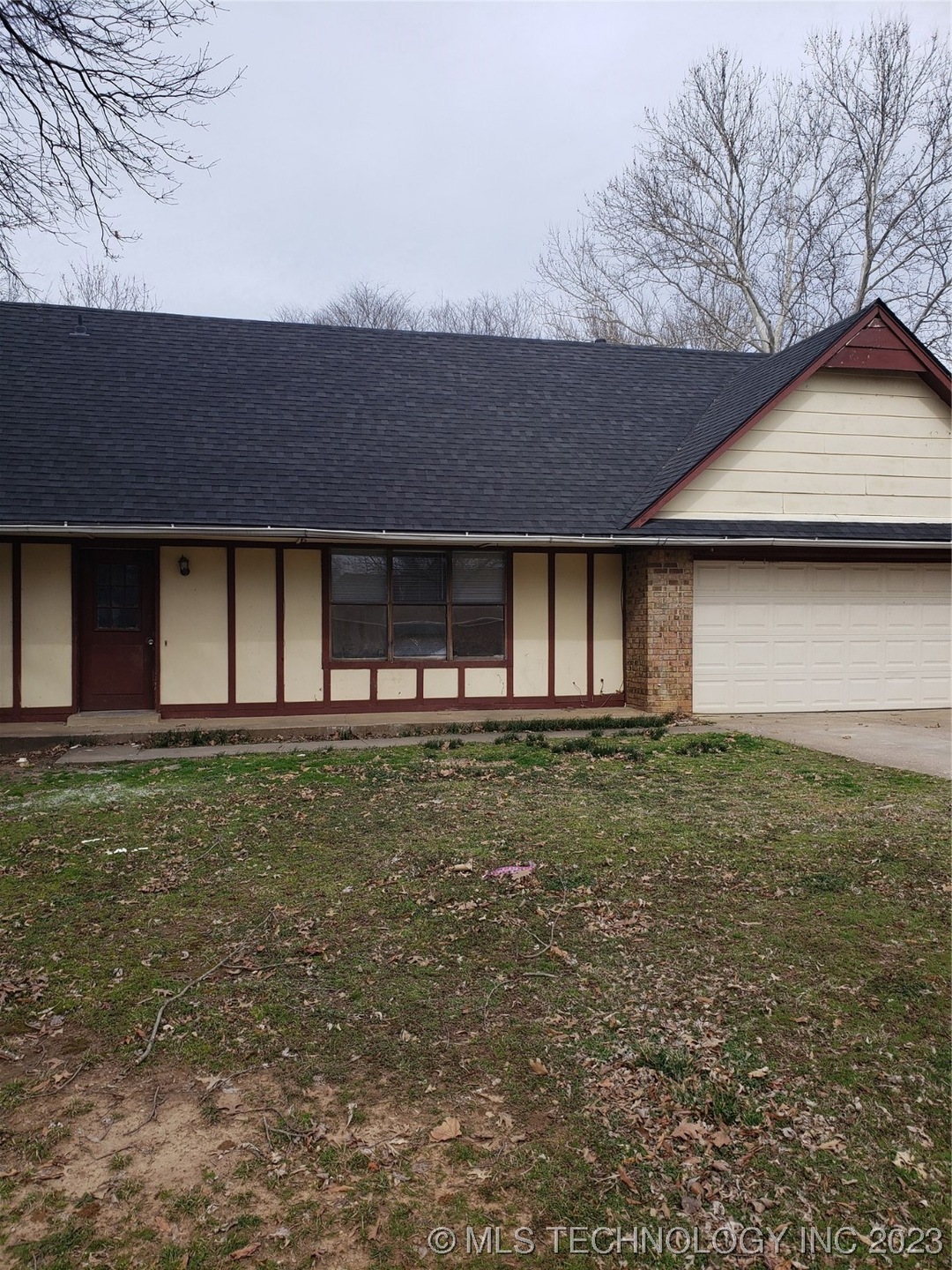 110 E 9th St S, Claremore, OK 74017 - photo 1