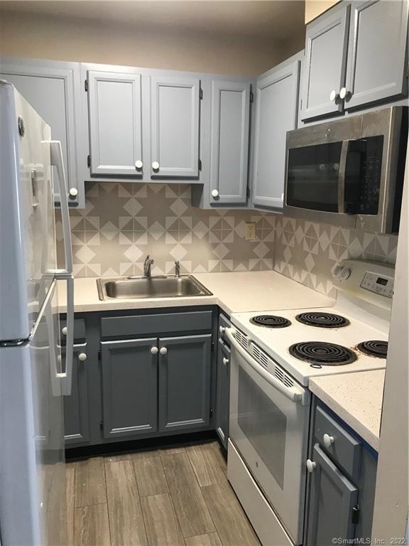 31 Stuart Ave unit 5, Norwalk, CT 06850 - photo 1