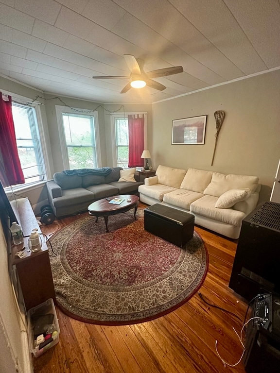 592 E 3rd St unit 2, Boston, MA 02127 - photo 1