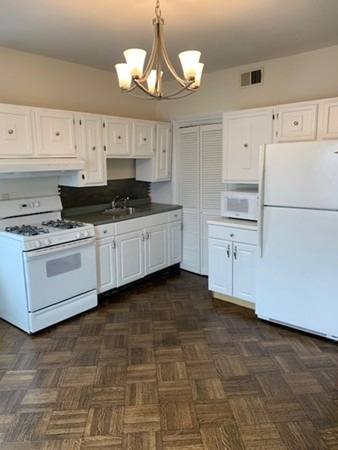 815 E 4th St unit 3, Boston, MA 02127 - photo 1