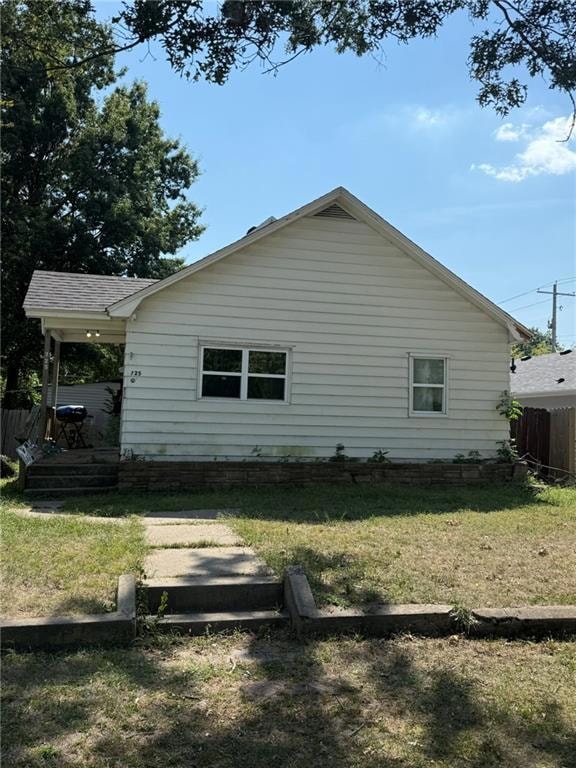 725 W 3rd St, Pittsburg, KS 66762 - photo 1