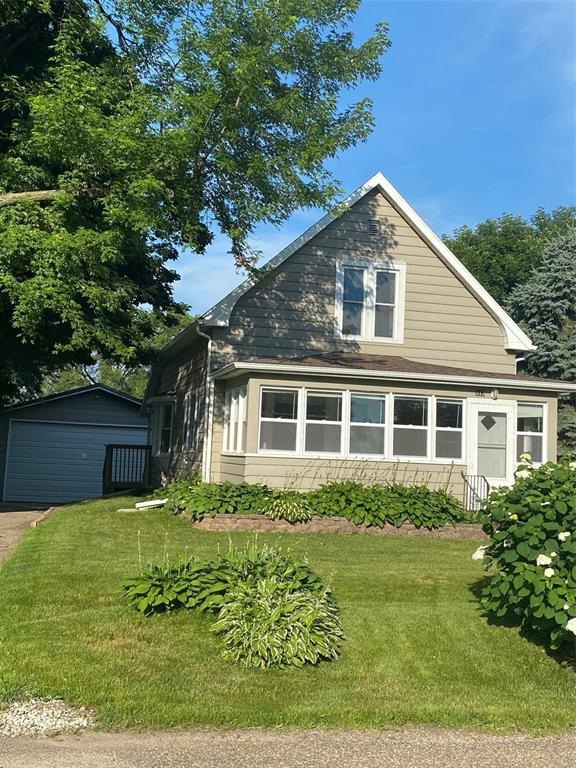 315 Summit St, Center Point, IA 52213 - photo 1