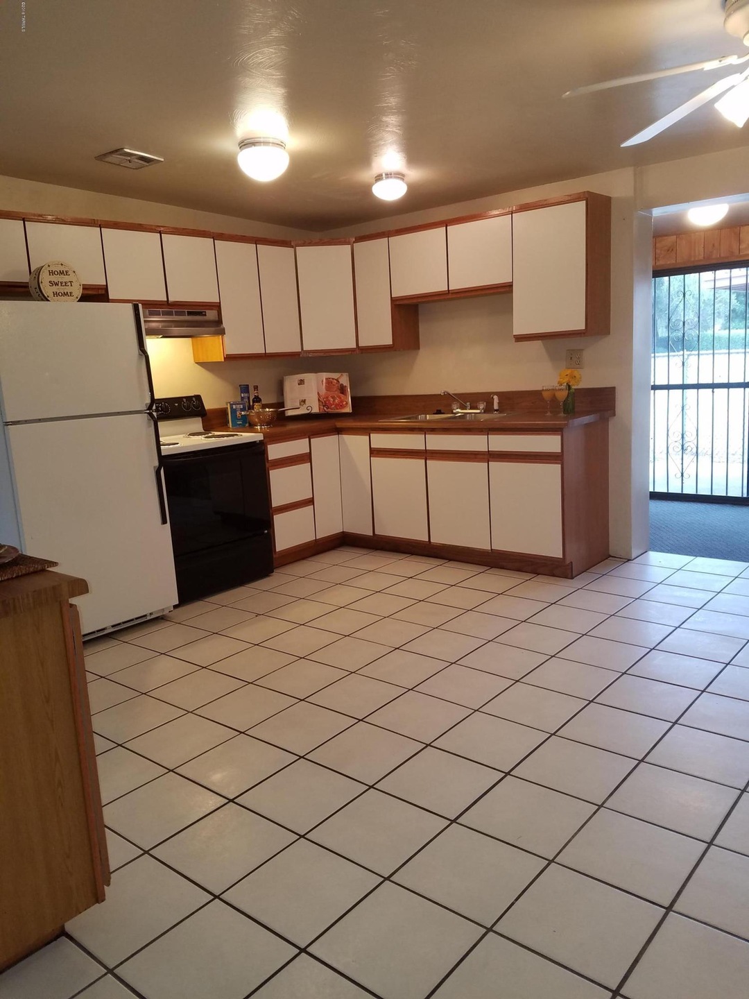 Very Spacious Kitchen