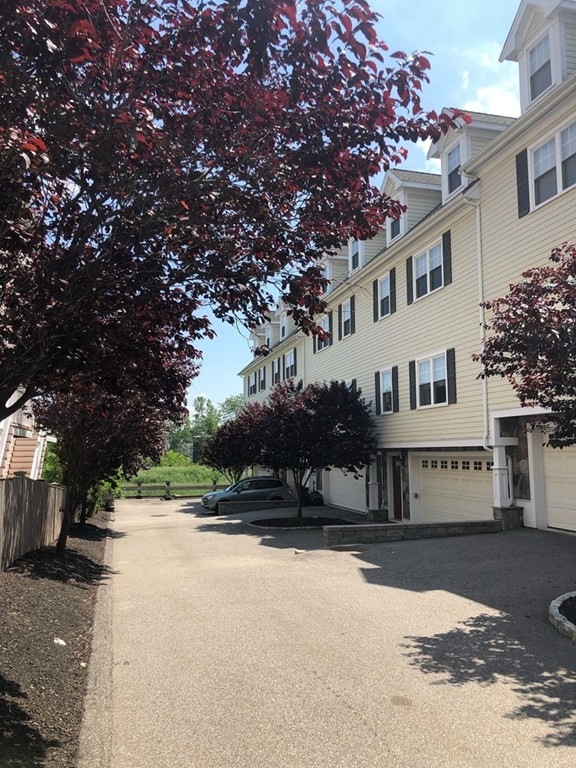71 Brackett St unit 4, Quincy, MA 02169 - photo 1