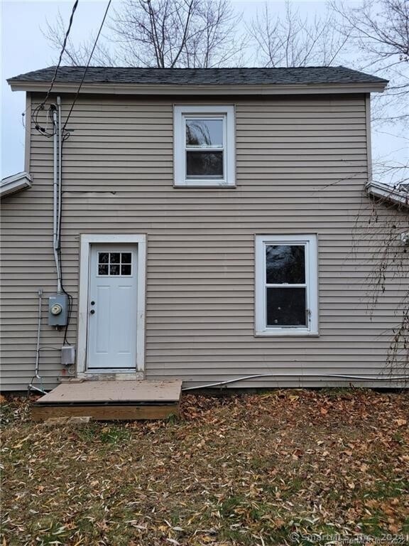 79 Windsor St unit 79 rear, Enfield, CT 06082 - photo 1