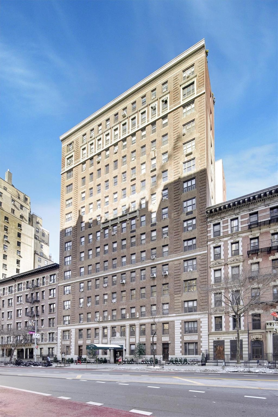 Sold $1,950,000 • Co-Listing Agent