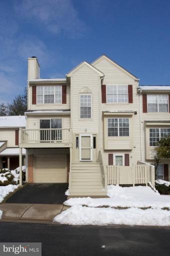 10218 Faire Commons Ct, Burke, VA 22015 - photo 1