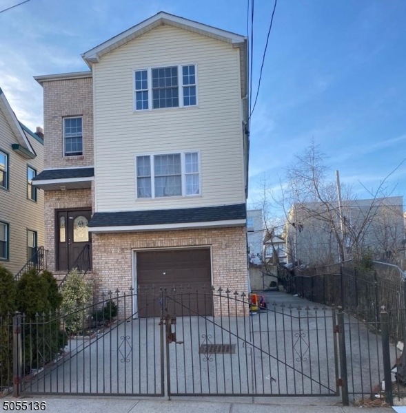 141 Schuyler Ave unit 2, Newark, NJ 07112 - photo 1