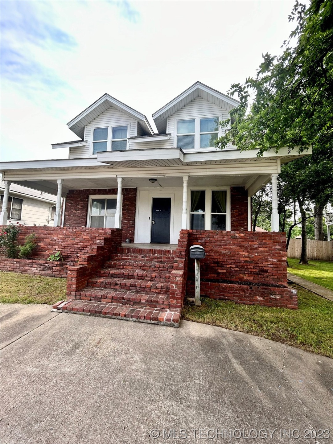 527 E Washington Ave, McAlester, OK 74501 - photo 1