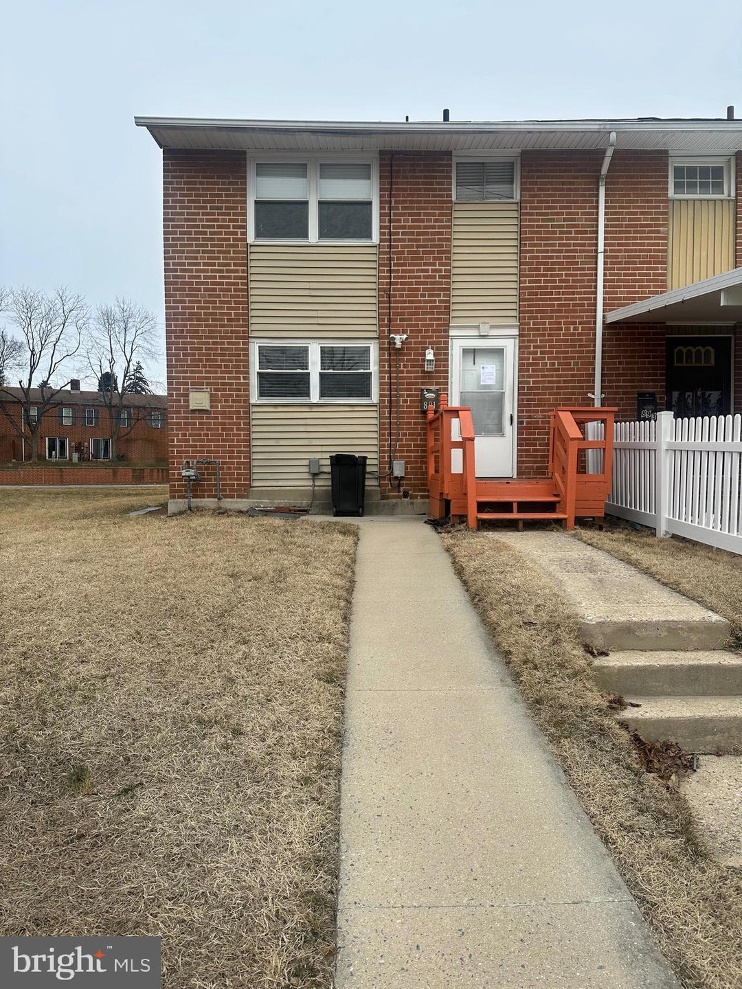 891 E Kings Ct, York, PA 17403 - photo 1