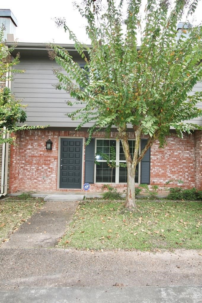 3207 Sycamore Ave, Bay City, TX 77414 - photo 1