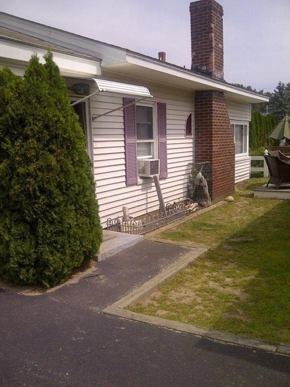 2 10th St W unit 3, Salisbury, MA 01952 - photo 1