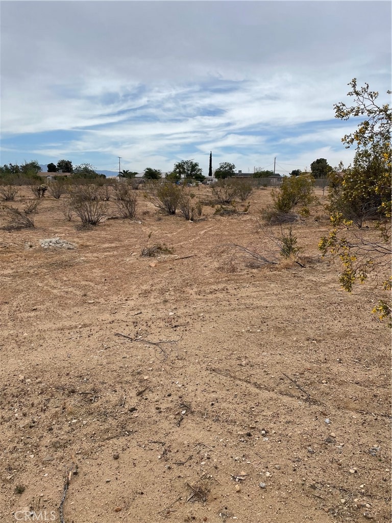 0 Sequoia St unit IV25265027, Hesperia, CA 92345 - photo 1