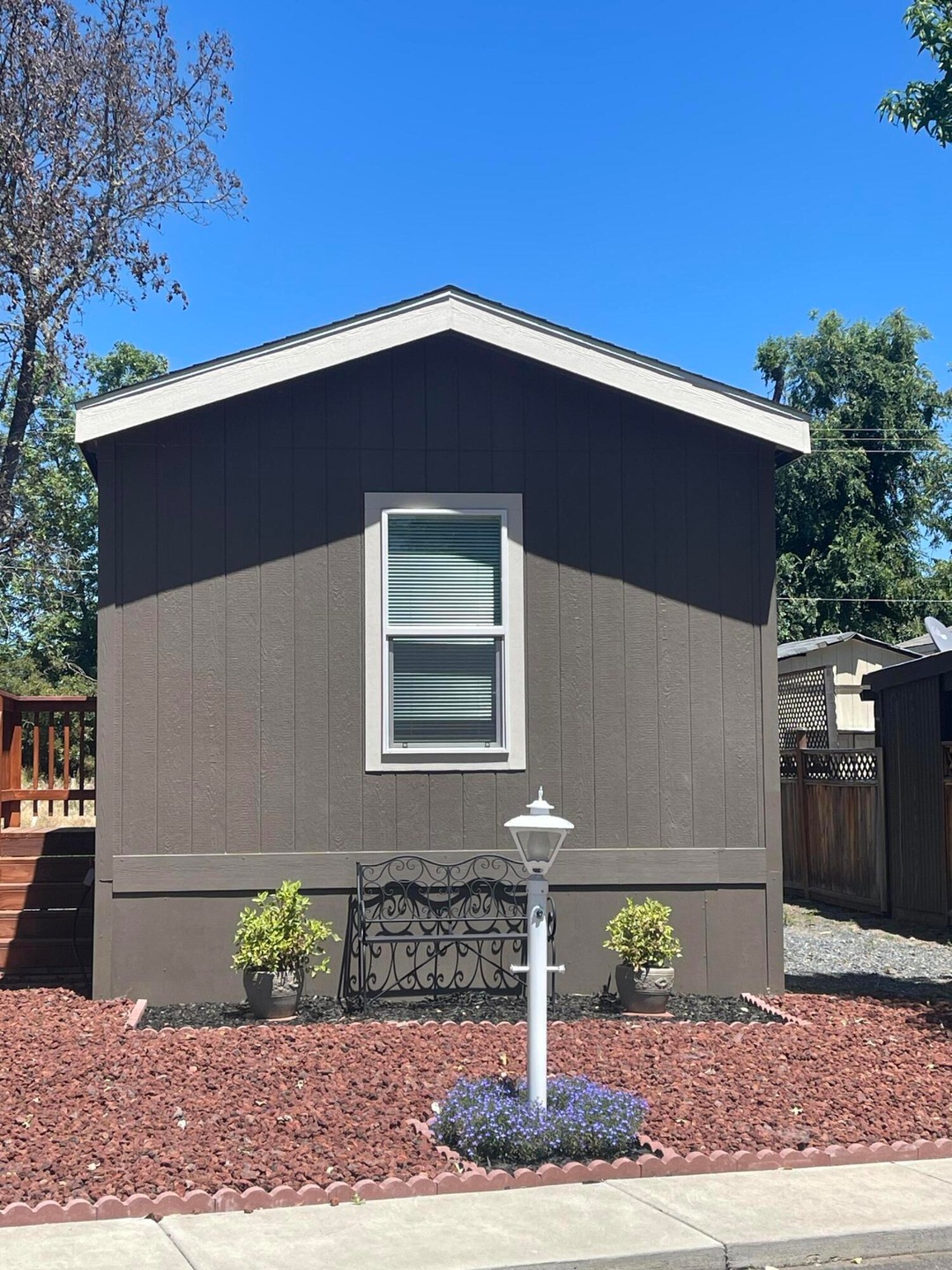 1055 N 5th St unit 16, Jacksonville, OR 97530 - photo 1