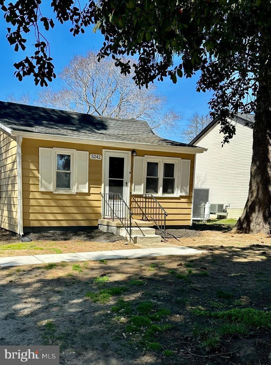 5242 Sands Rd, Lothian, MD 20711 - photo 1