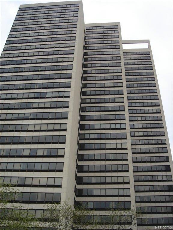 300 Riverfront