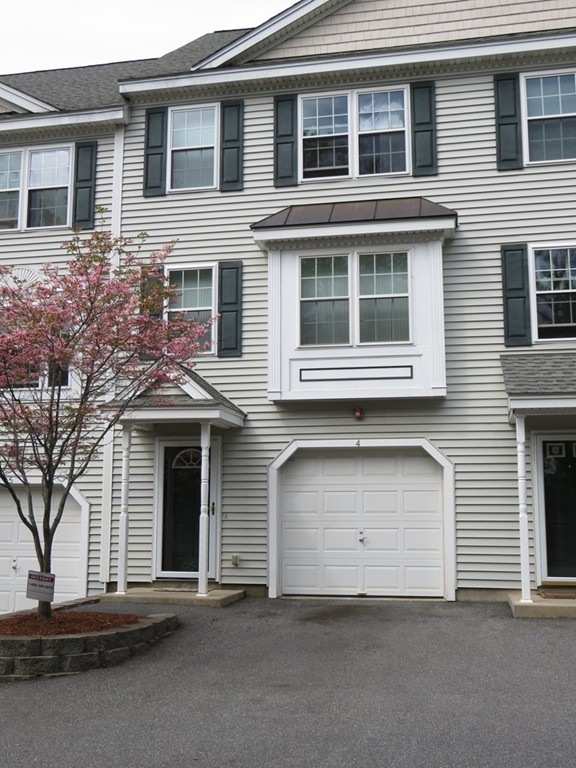 22 Ymca Dr unit 4, Lowell, MA 01852 - photo 1