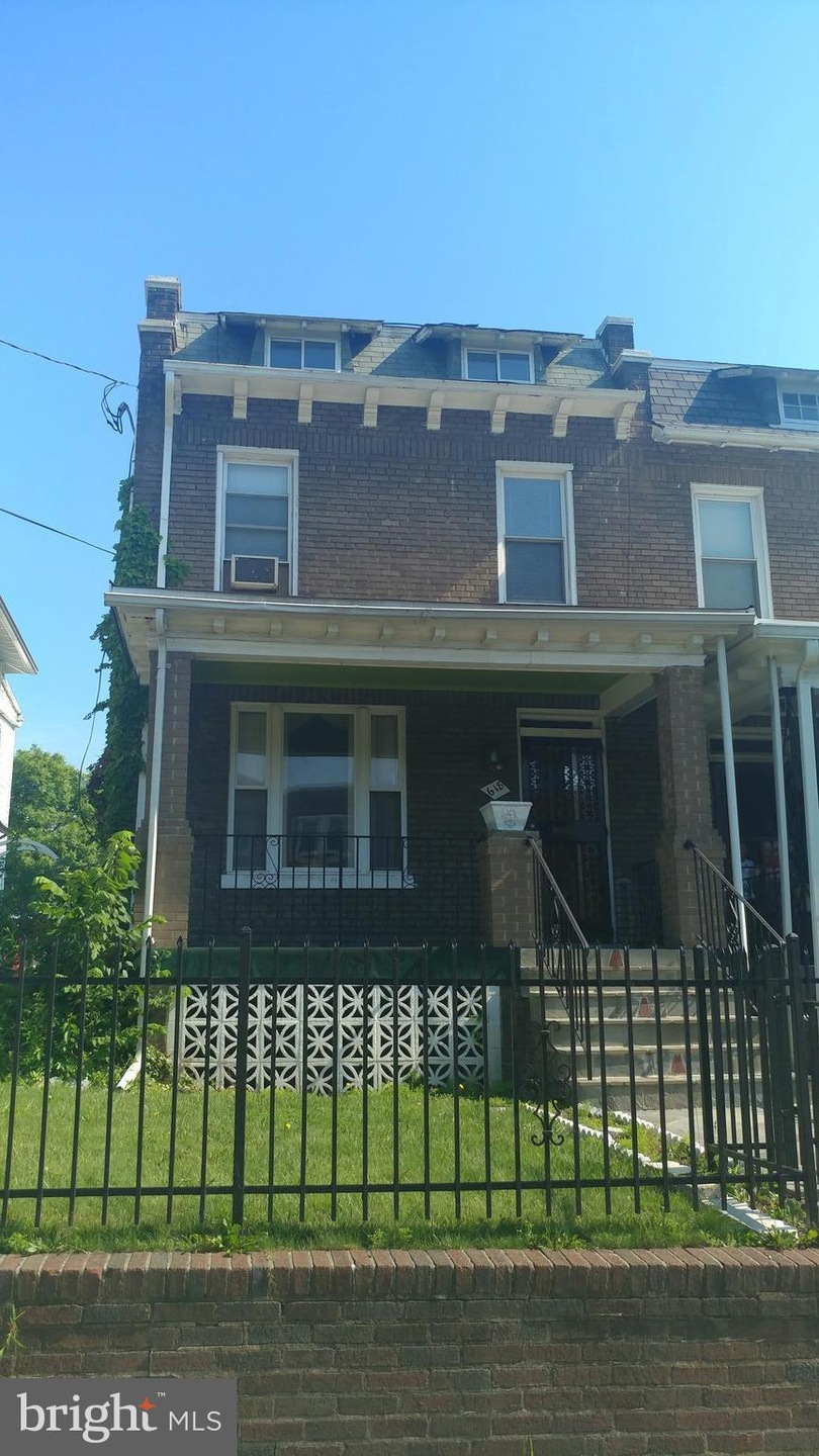 618 Franklin St NE, Washington, DC 20017 - photo 1
