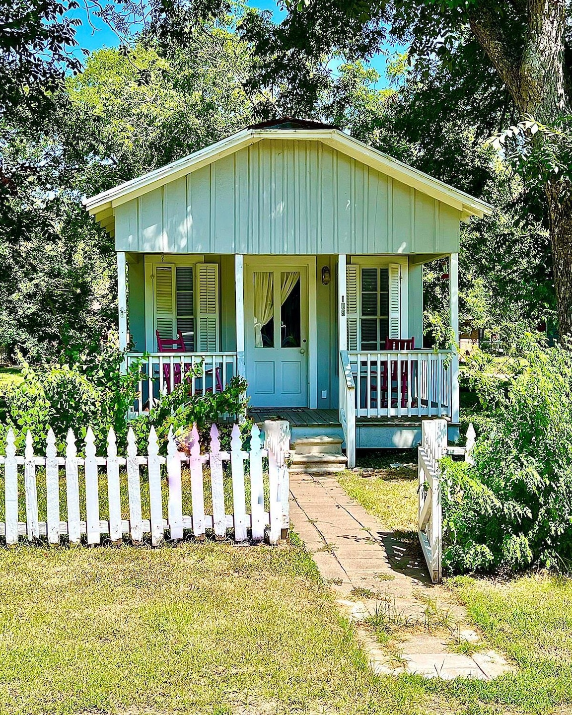 For Rent $1,200/month